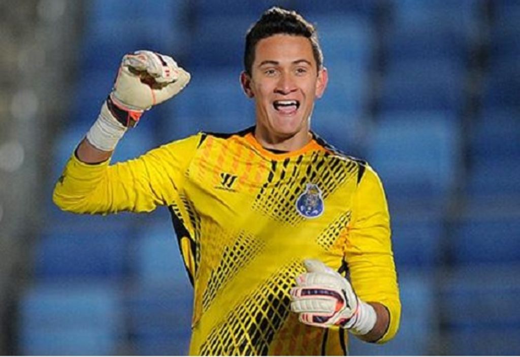 Porto compra al portero mexicano Raúl Gudiño