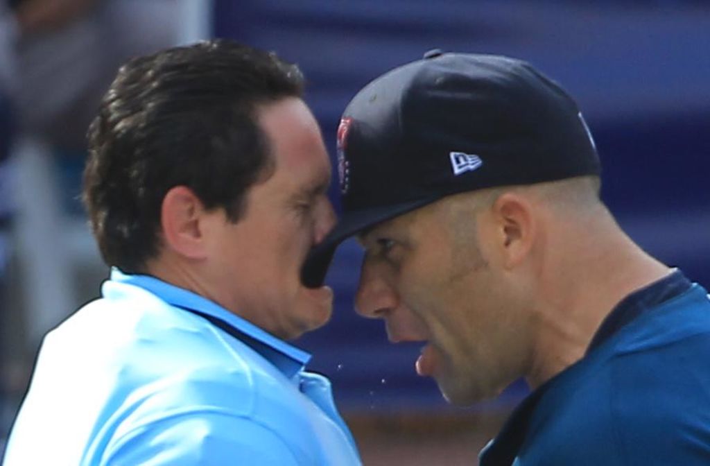 Alfredo Aceves suspendido toda la temporada por cabezazo