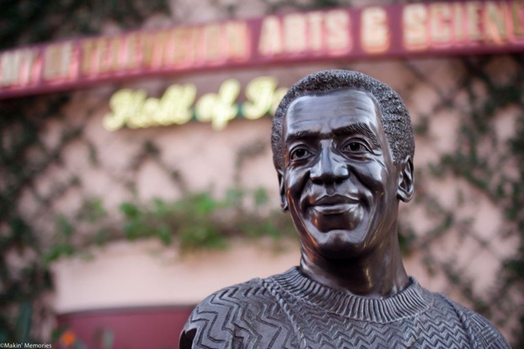 Retira Disney estatua de Bill Cosby