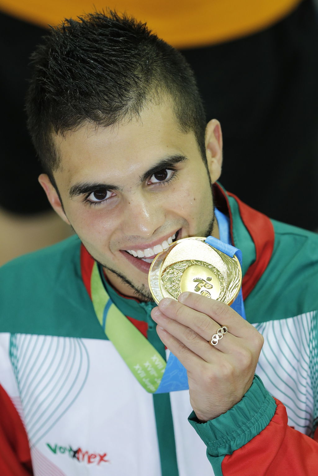 Gana Iván García oro y plaza olímpica para México