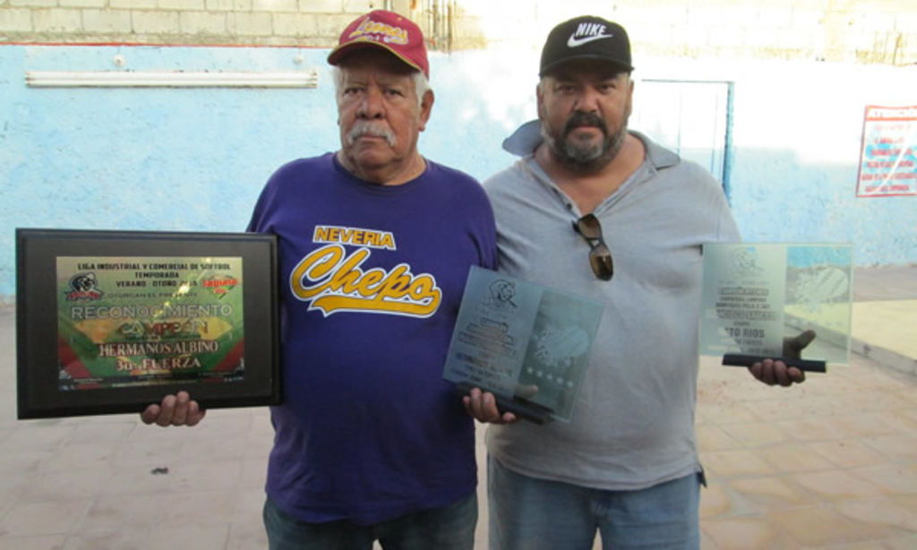 Liga Industrial de softbol entrega reconocimientos