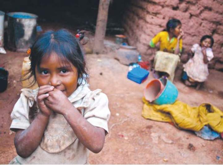 Niños e indígenas son los más pobres