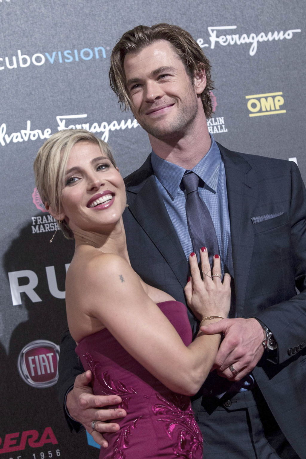 Chris Hemsworth aprende español con Elsa Pataky