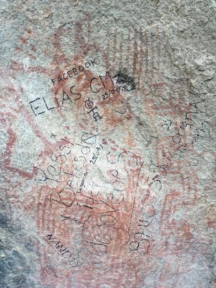 Vandaliza vestigios y lo presume en 'Face'