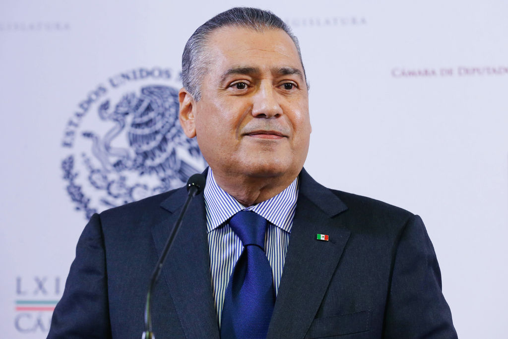 Otorgan licencia a Beltrones para buscar dirigencia del PRI