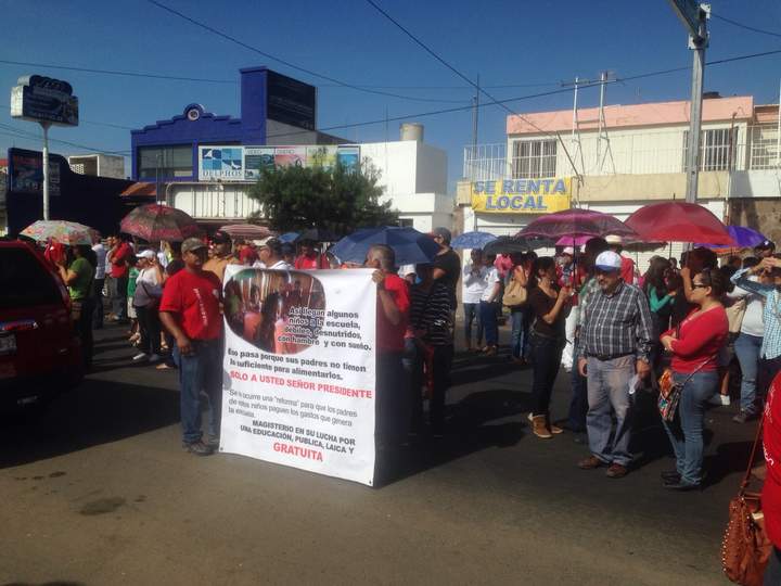 De nuevo se manifiesta la CNTE en Durango