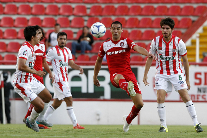 Two players from  Mexican club Necaxa  arrested in alleged beating