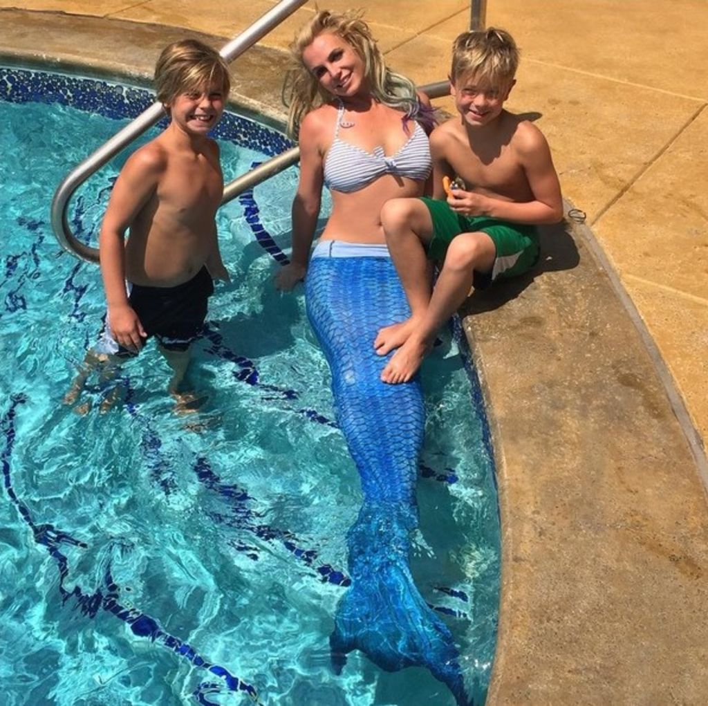 Britney Spears se convierte en sirena