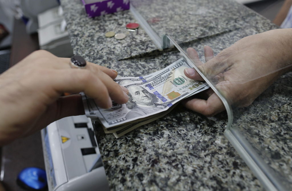 Ofrecen dólar en $16.87