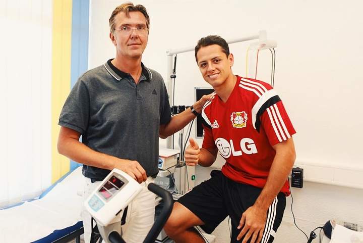 'Chicharito' usará el número 7 en el Leverkusen