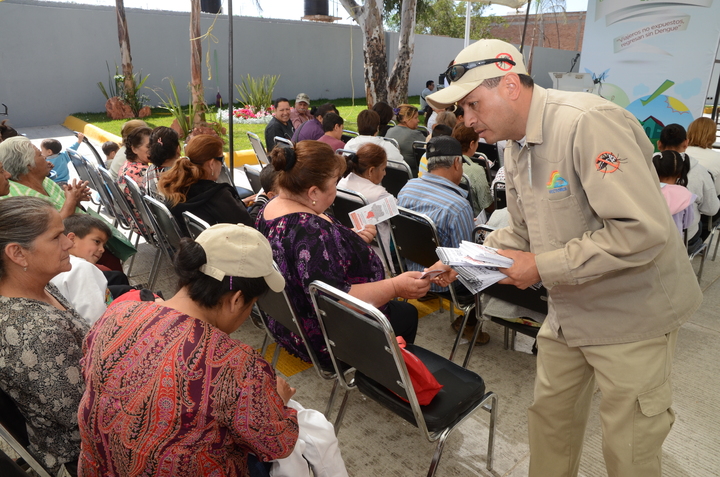 Investigan probables casos de dengue