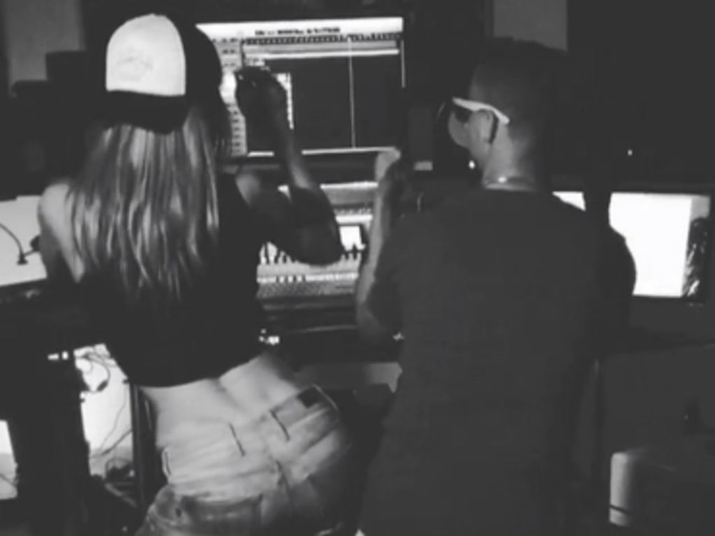 Belinda sorprende haciendo twerking