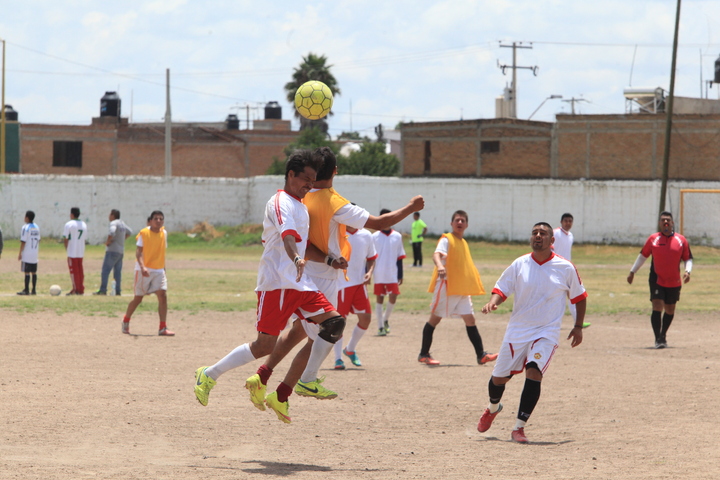 Equipo Rojo no baja las revoluciones