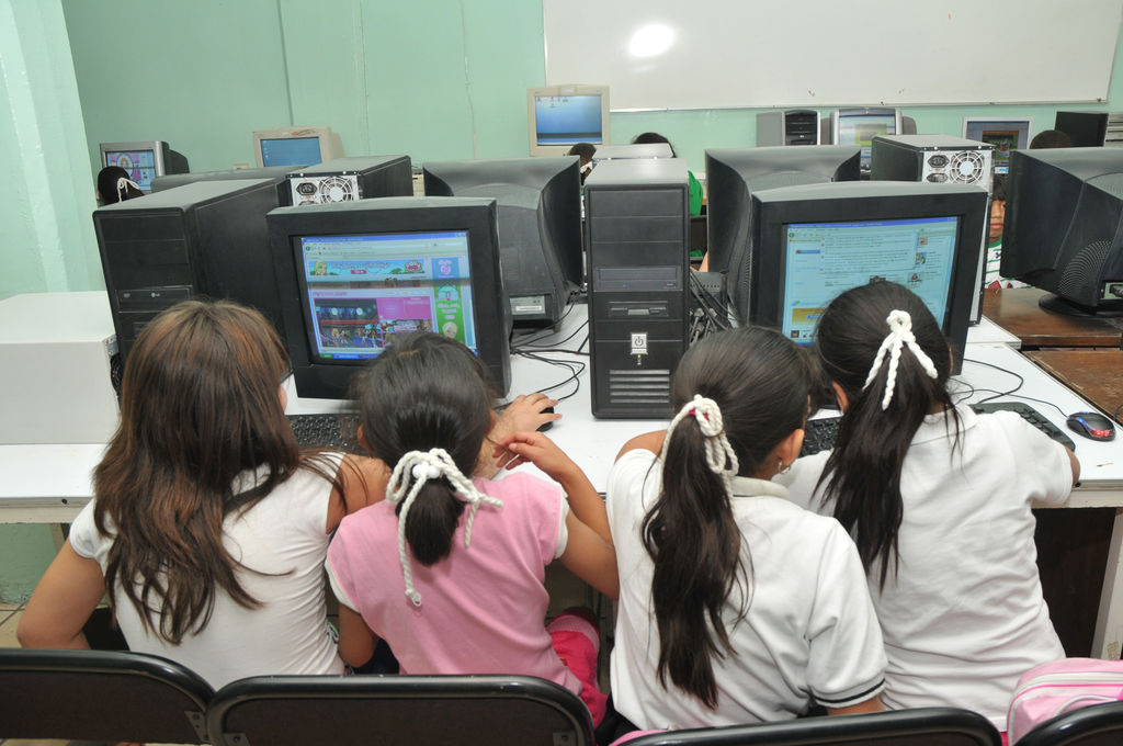 Cuidado con el uso de internet libre en escuelas