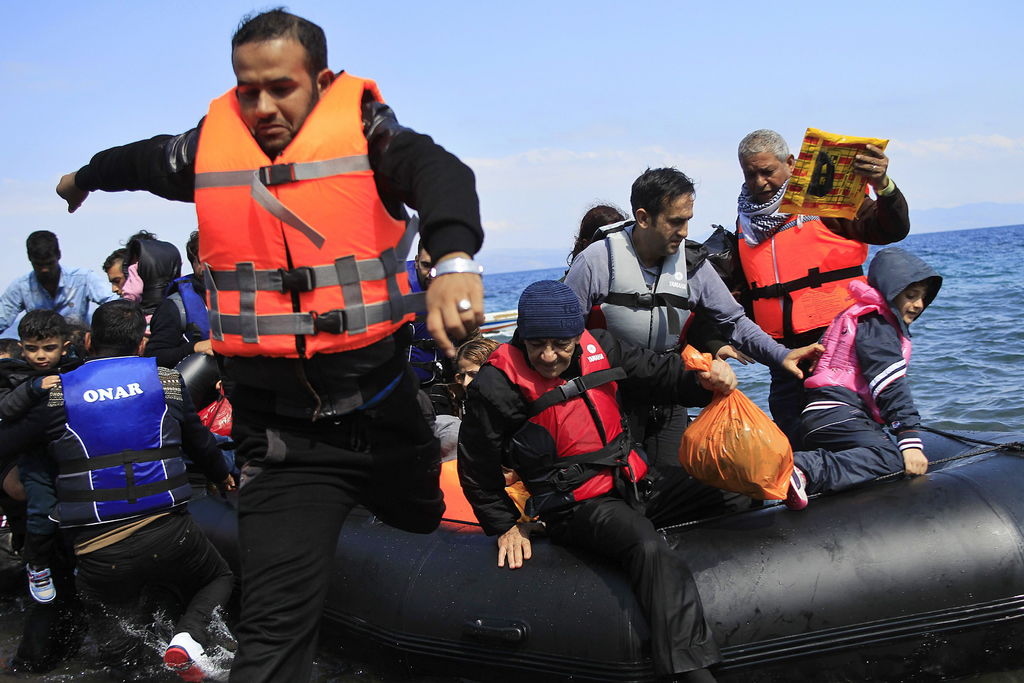 Naufragio en Grecia deja 28 migrantes muertos
