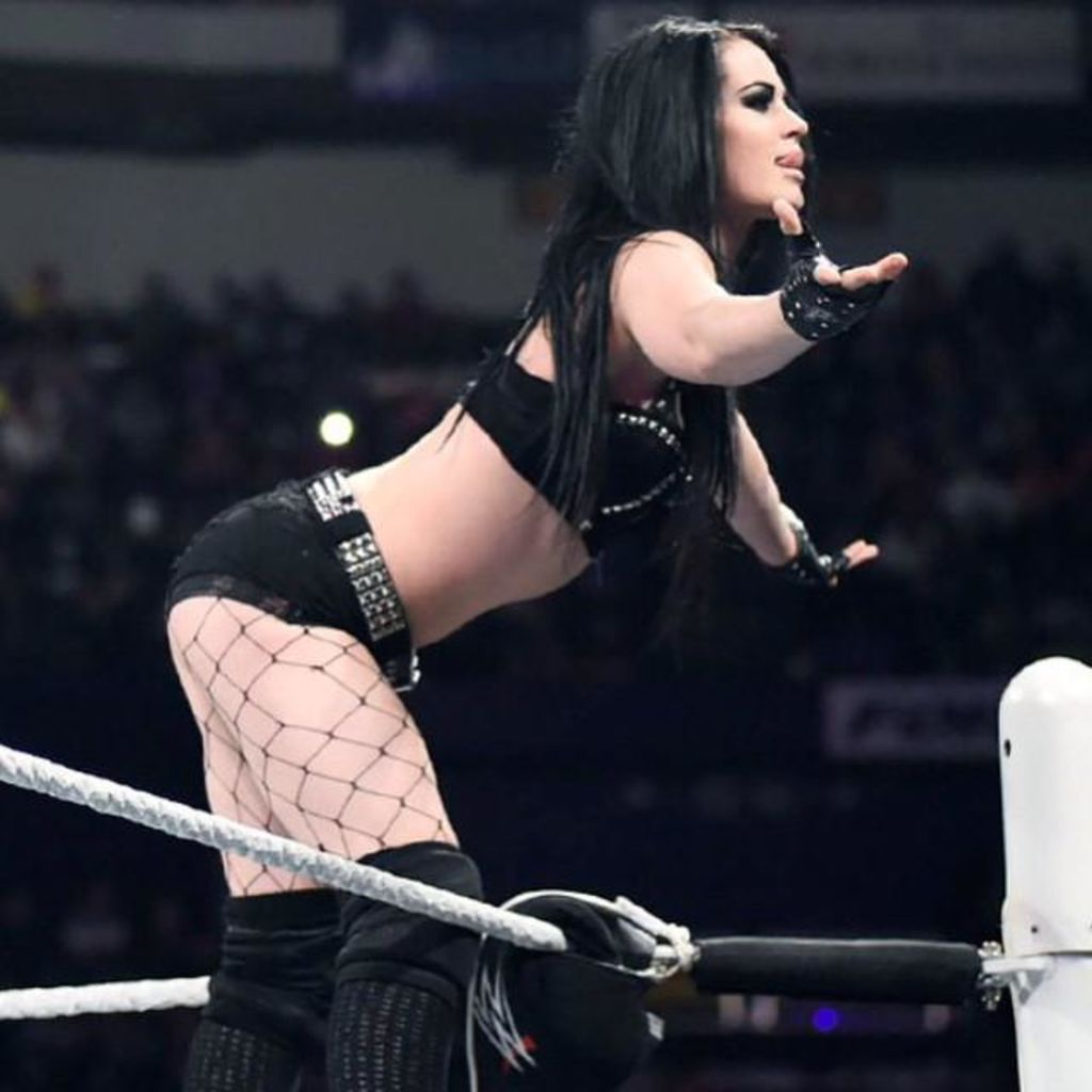 Paige comanda invasión de la WWE a México