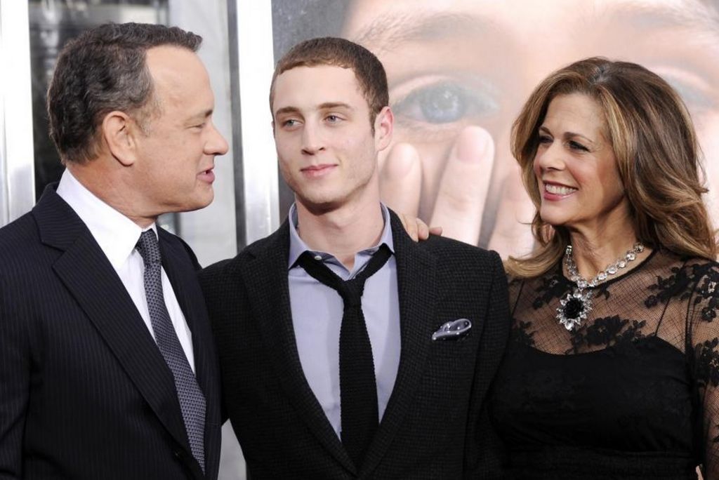 Hijo de Tom Hanks revela que era adicto a la cocaína