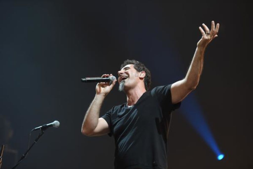 System of a Down 'hipnotiza' a mexicanos