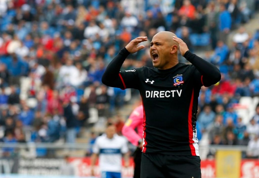 Colo Colo separa a Suazo tras pelea con su DT