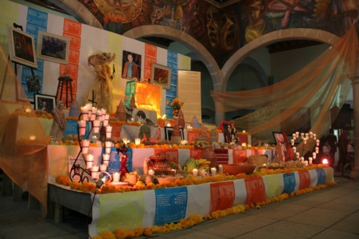 Realizan altar a Guillermo Bravo