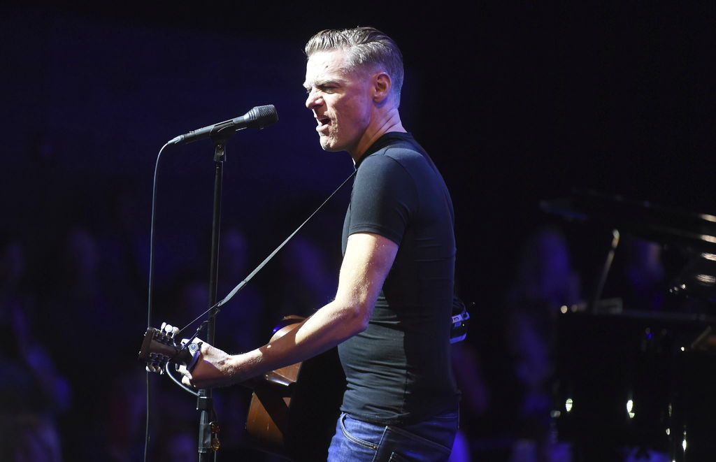 1959: Ve la primera luz Bryan Adams, reconocido músico canadiense