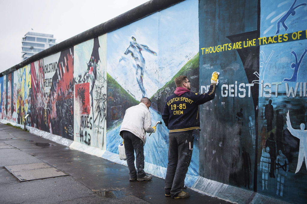 Conmemoran 26 aniversario de la caída del Muro de Berlín