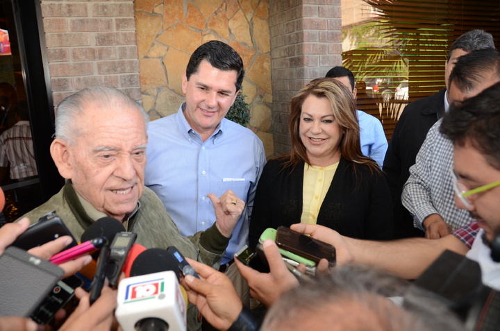 Familia Rebollo declara apoyo a aspiraciones de Leticia Herrera