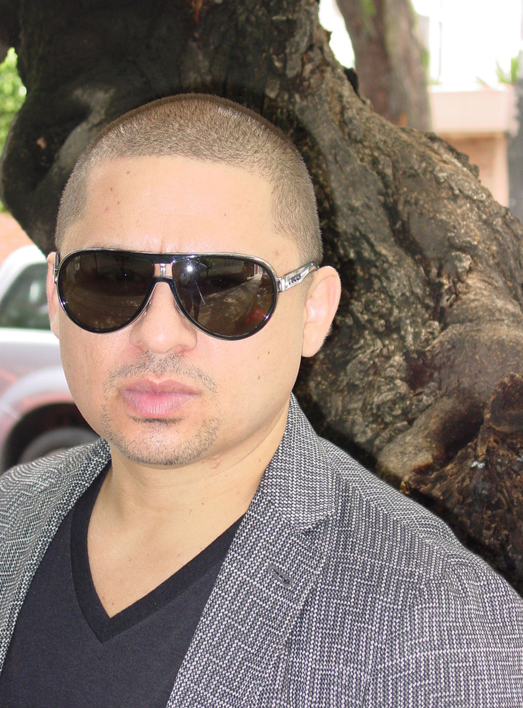 Más problemas para Larry Hernández