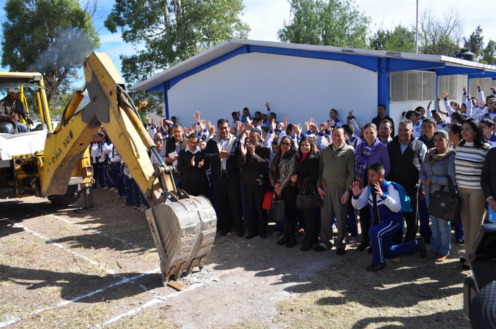 Ayudan en Santiago a Secundaria N° 32