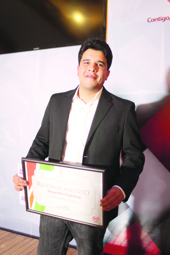 Alejandro Espinosa, Premio  Nacional de Novela Joven 2015