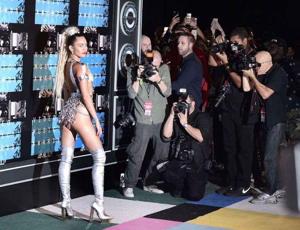 1992: Llega al mundo Miley Cyrus, polémica actriz y cantautora juvenil