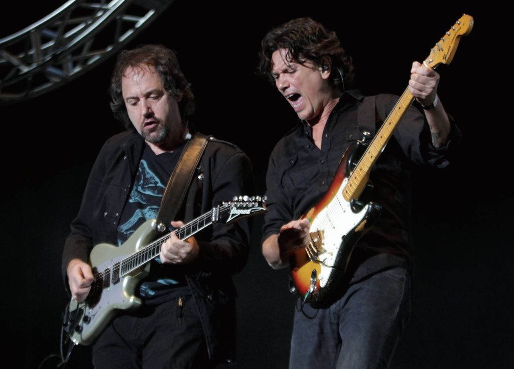 Saúl Hernández rompe el silencio; revela problemas con Marcovich