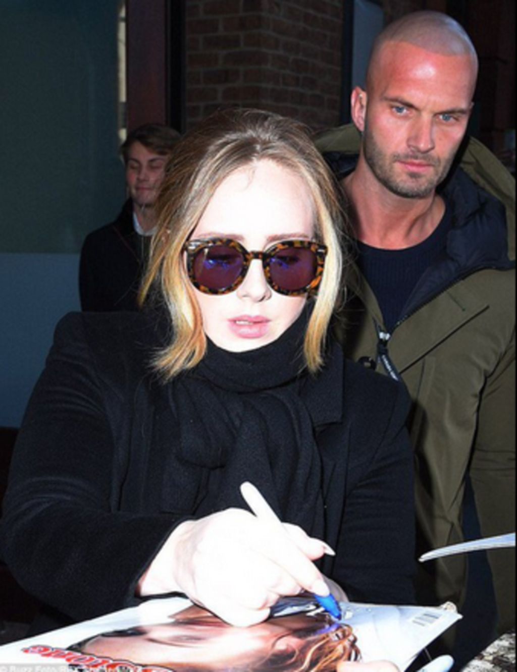 Causa sensación guardaespaldas de Adele