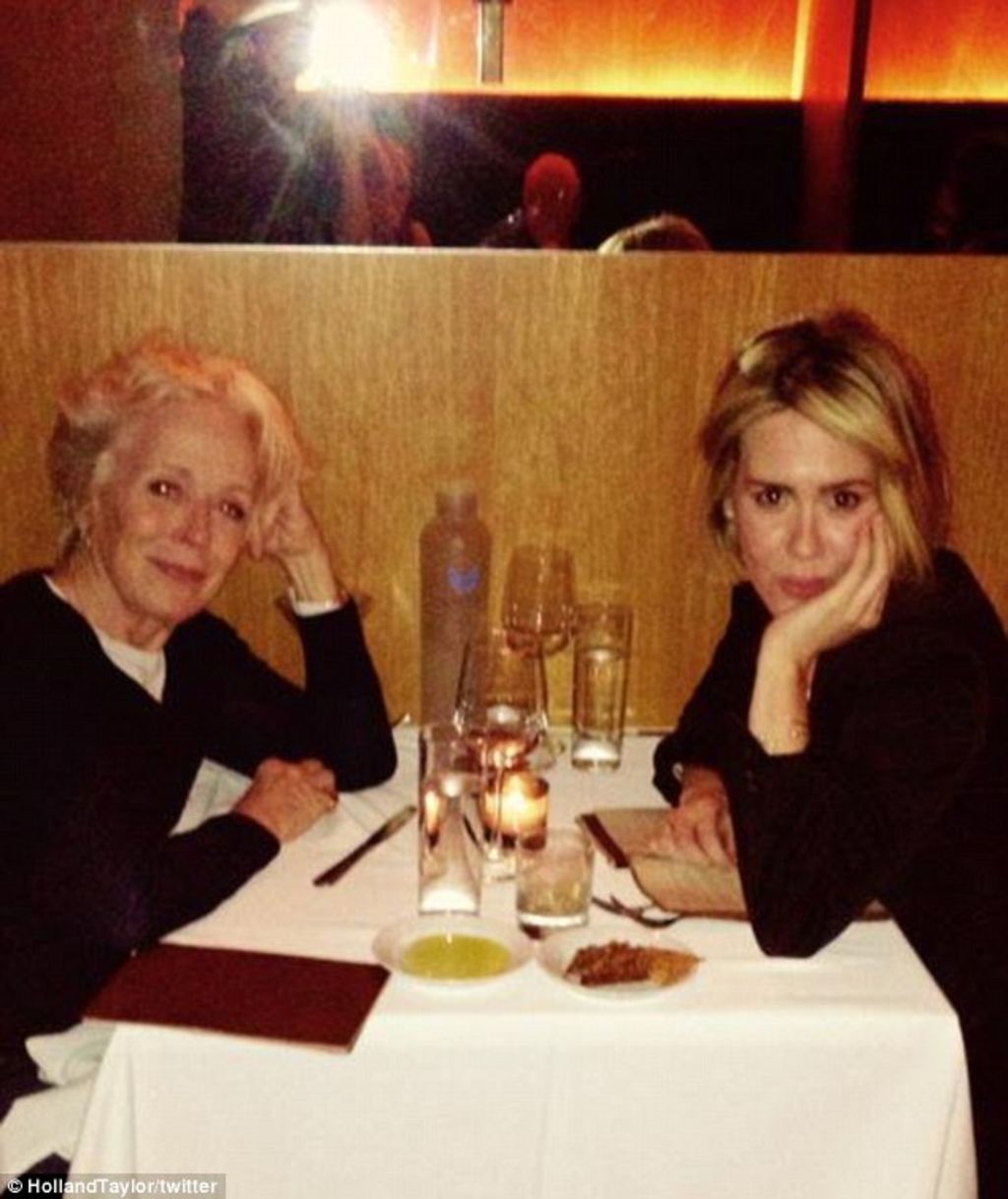Aseguran que Sarah Paulson es la novia de Holland Taylor