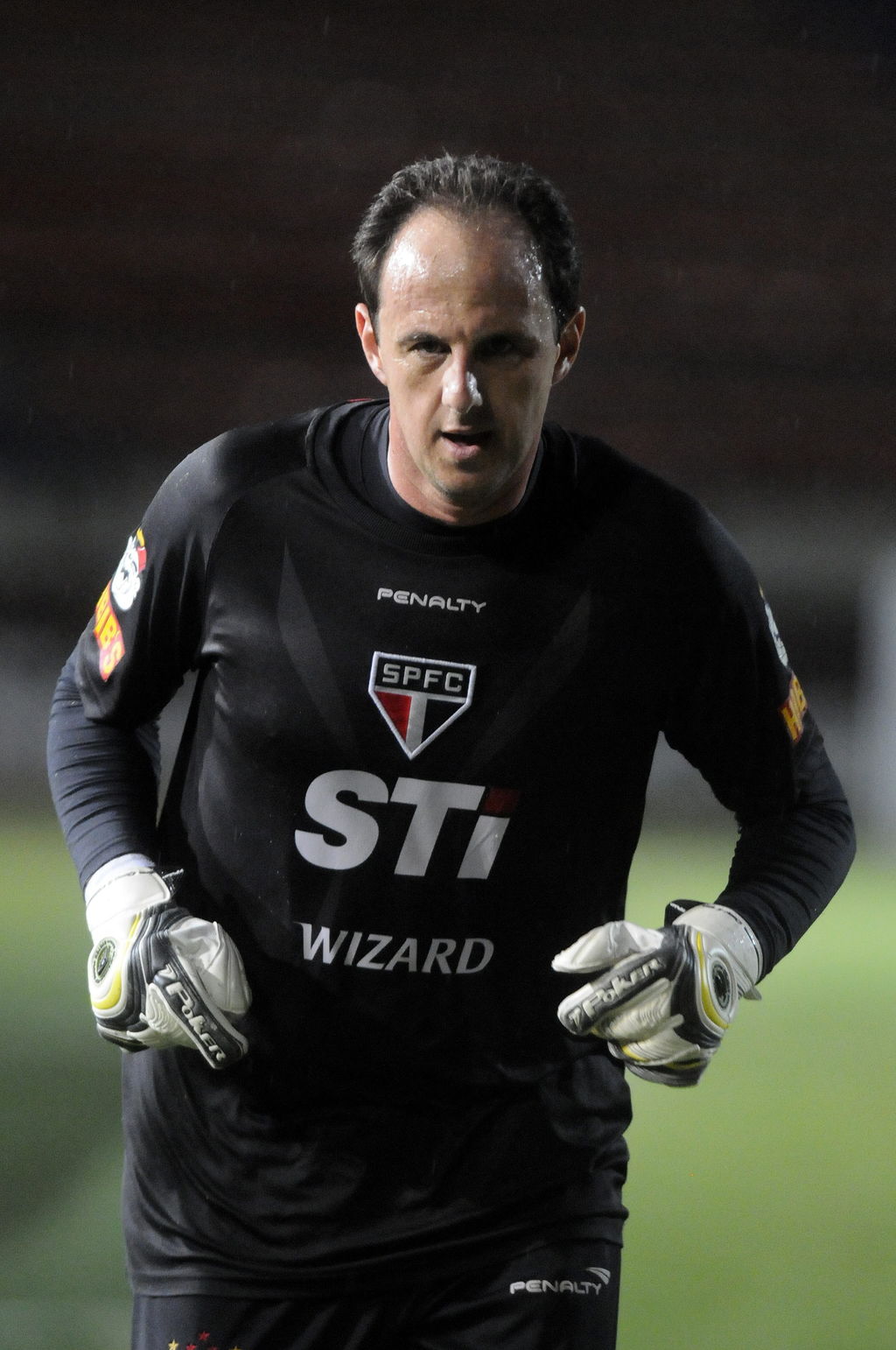 Despiden a Rogerio Ceni; arquero goleador del Sao Paolo