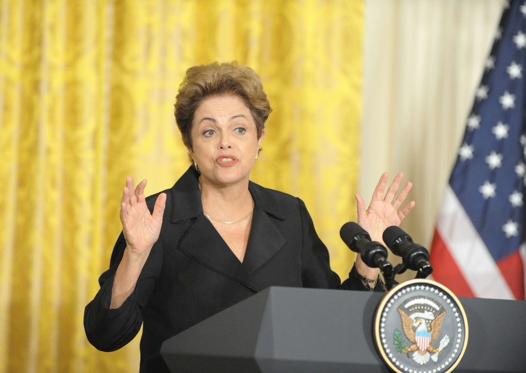 Rousseff dice tener coraje para enfrentar juicio político en su contra