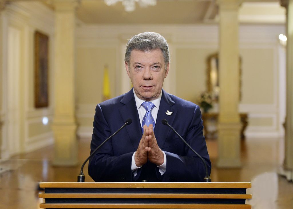Santos dice que Colombia verá un nuevo amanecer en 2016