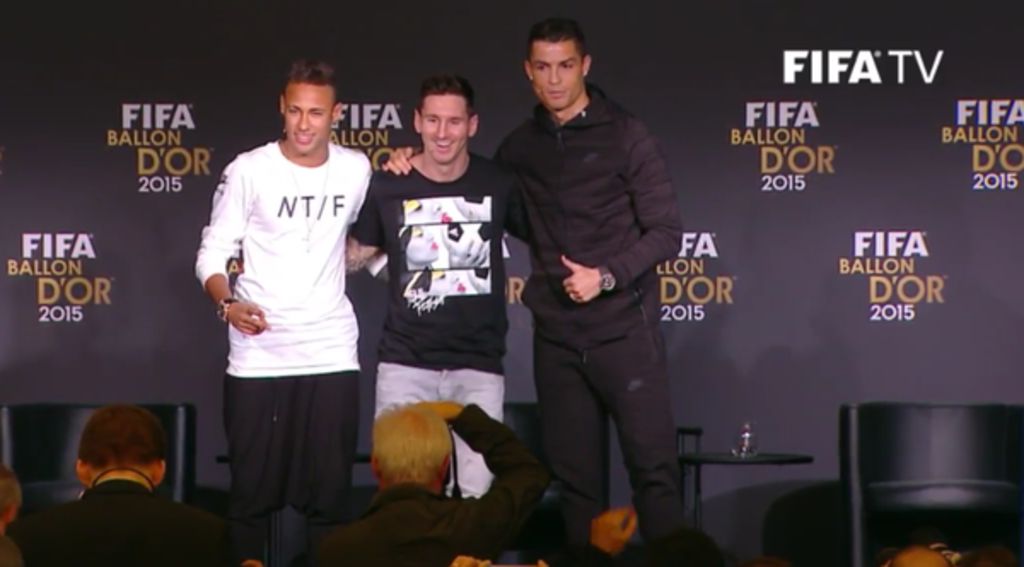 Neymar alaba a Messi y 'CR7' en gala del Balón de Oro