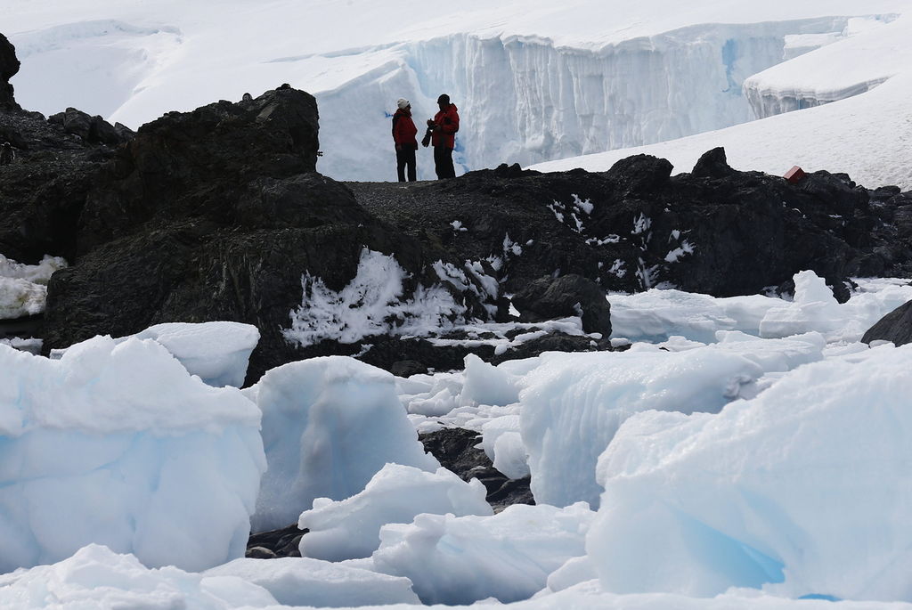 Un gran sistema de cañones bajo el hielo de la Antártida