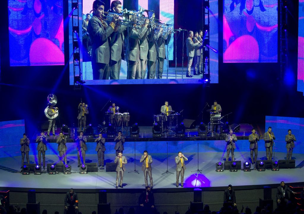 La Arrolladora arma fiesta en el Auditorio Nacional