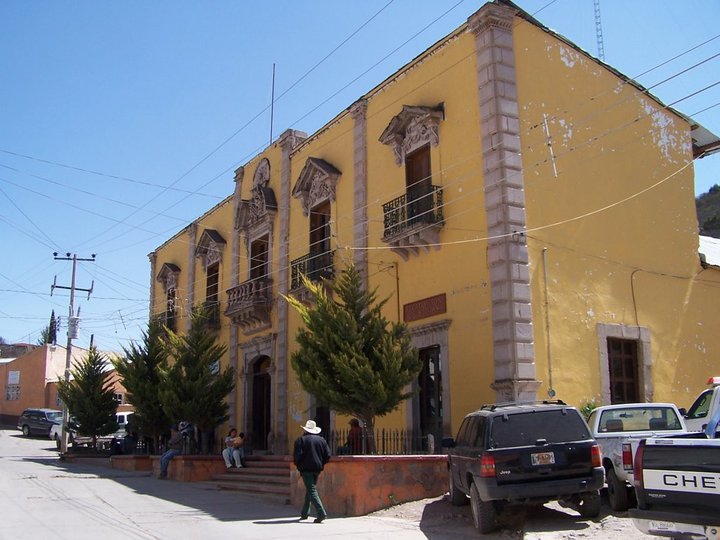Obras de caminos en Guanaceví, de calidad