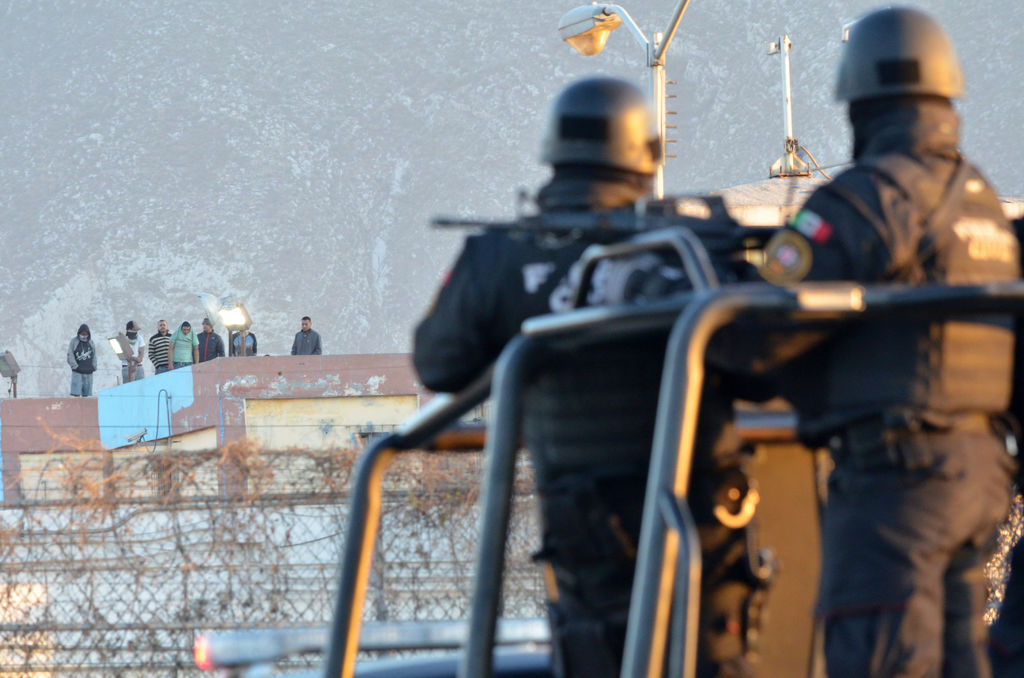 Identifican a 20 de los muertos en penal de Topo Chico