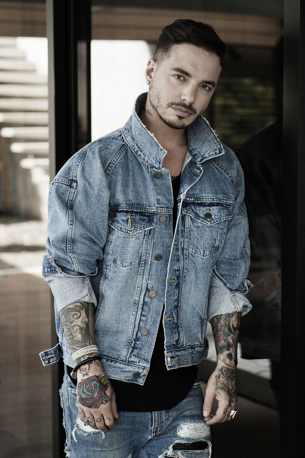 J Balvin es el tercer coach de La Voz...México