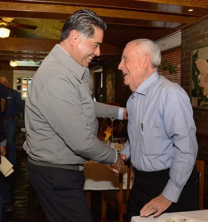 Reconoce JHC trayectoria de Carlos Herrera
