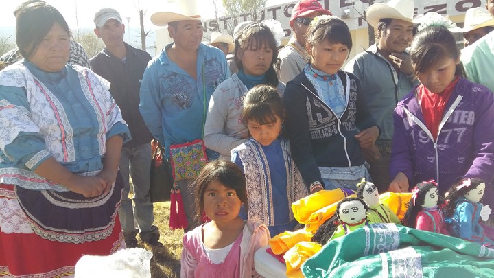 Venta de artesanías indígenas