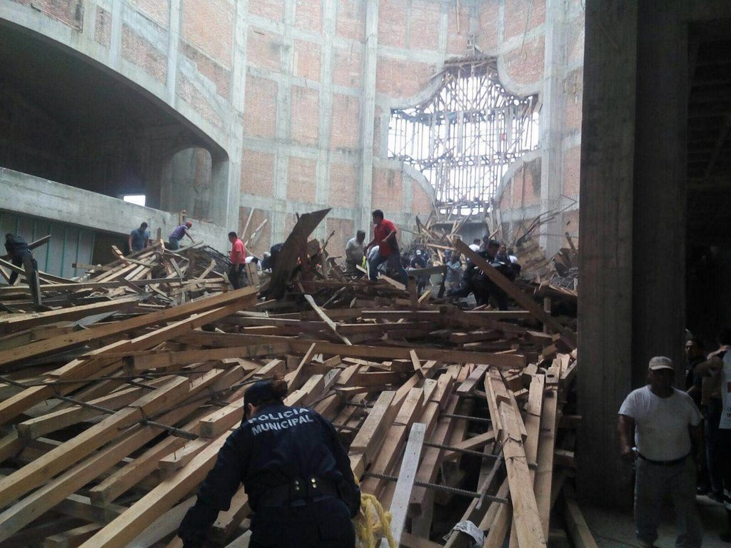 Lamenta Papa derrumbe en catedral de Tuxtepec