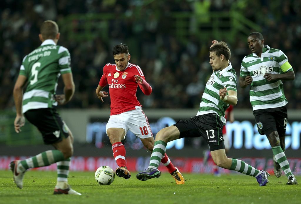 Benfica se lleva el clásico portugués; Jiménez juega 33 minutos
