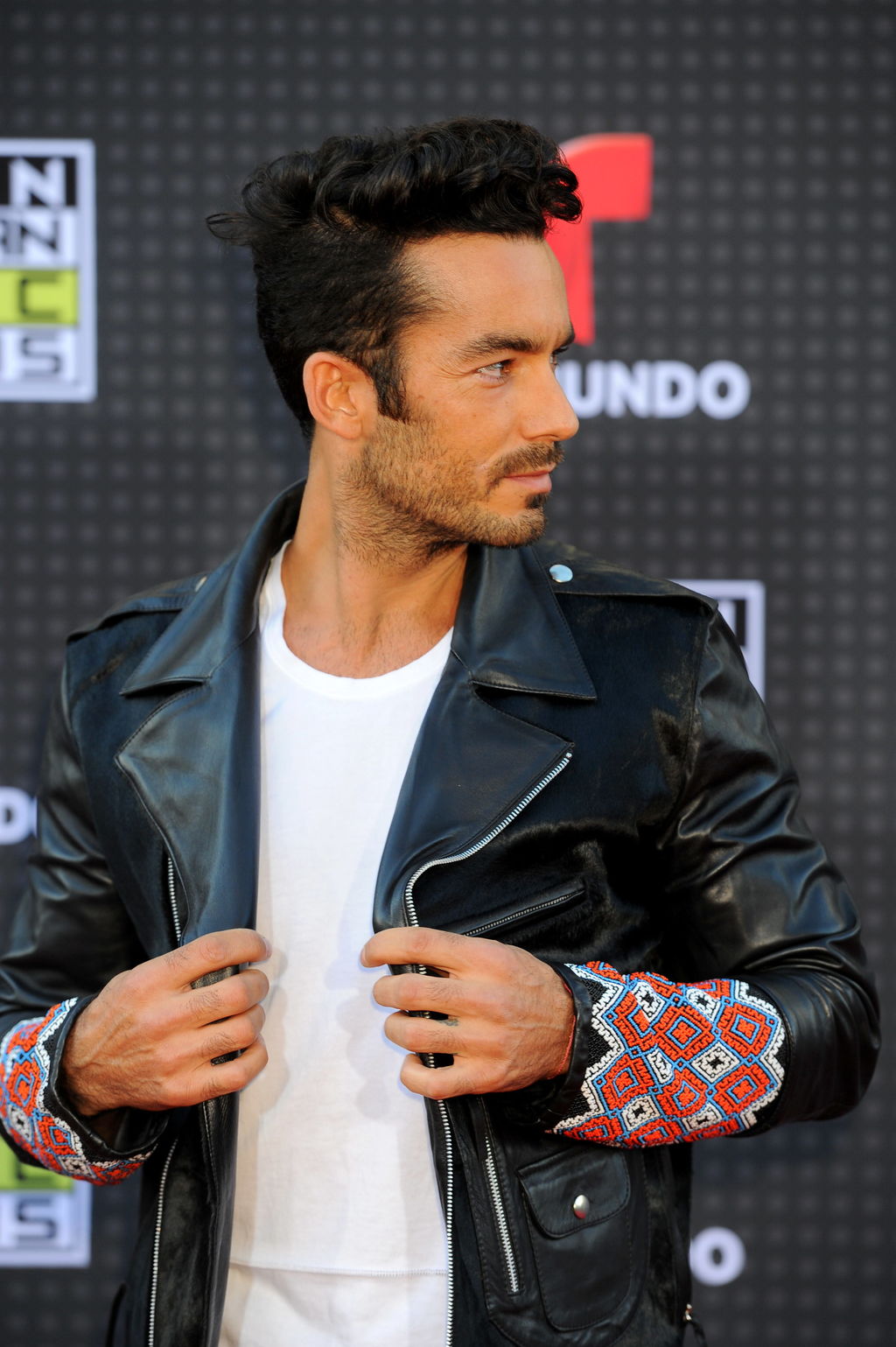 1982: Ve la primera luz Aarón Díaz, famoso actor y cantante mexicano