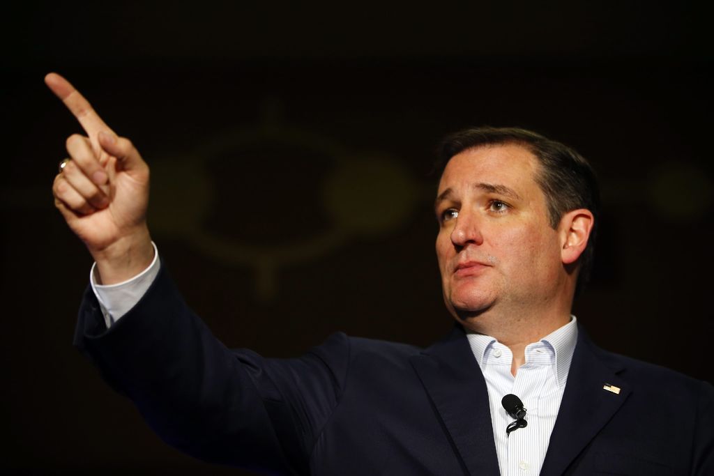 Critica Ted Cruz a Trump por protesta en Chicago