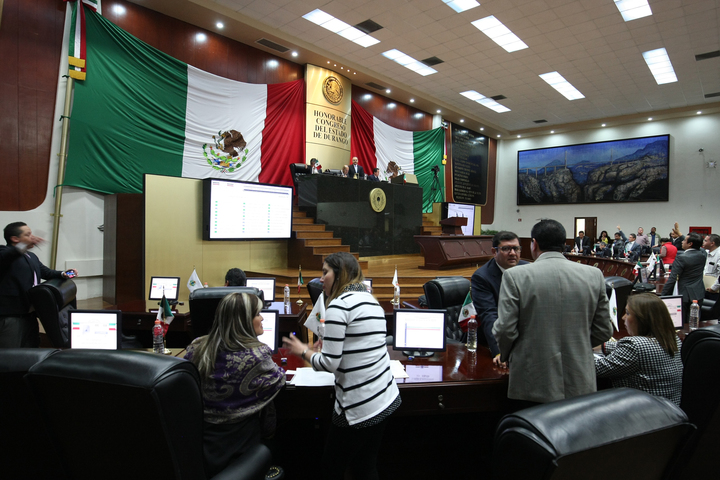 Diputados gastan 1.5 millones en viajes